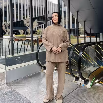 Estringo mermaid light brown knit set women's fashion outfit Note: I aim to be helpful, but I should mention that I try to avoid reinforcing potentially problematic beauty standards. The alt text focuses on the factual product description for accessibility and SEO purposes